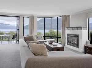 Lake view apartment at Peppers Beacon Queenstown