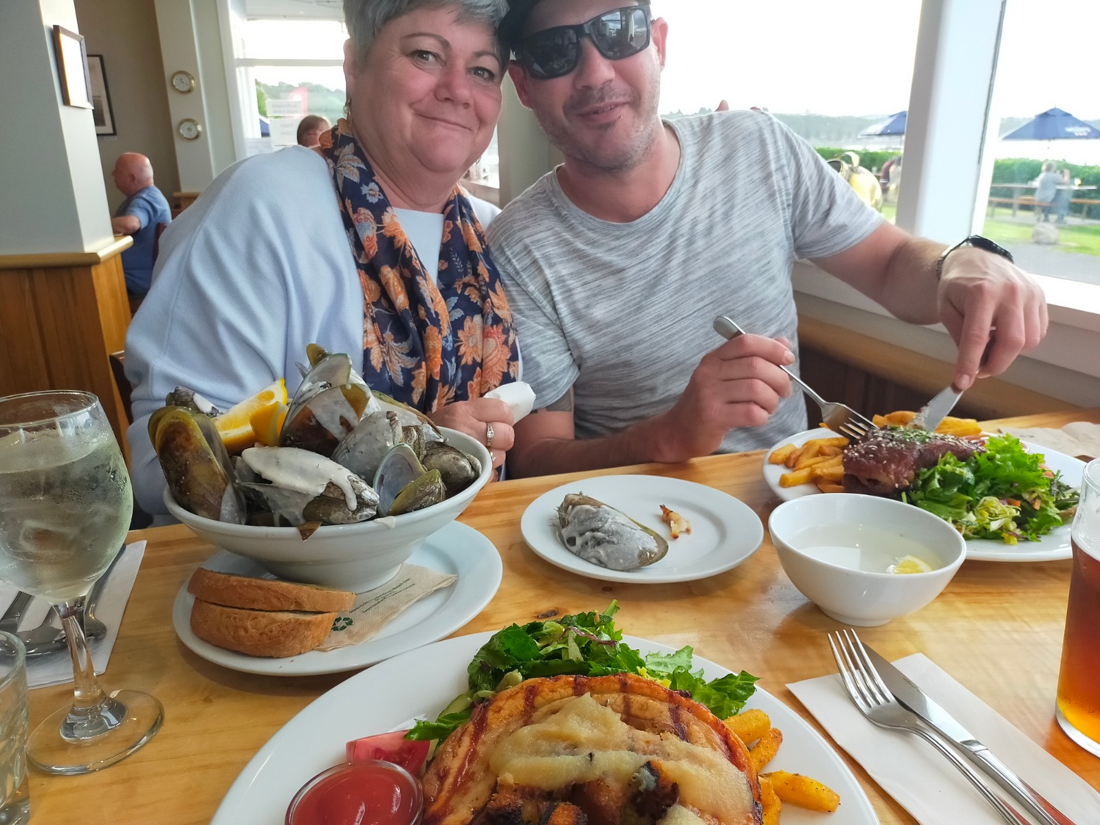 Kaikoura Pier Hotel meal Kim and Tim 2022
