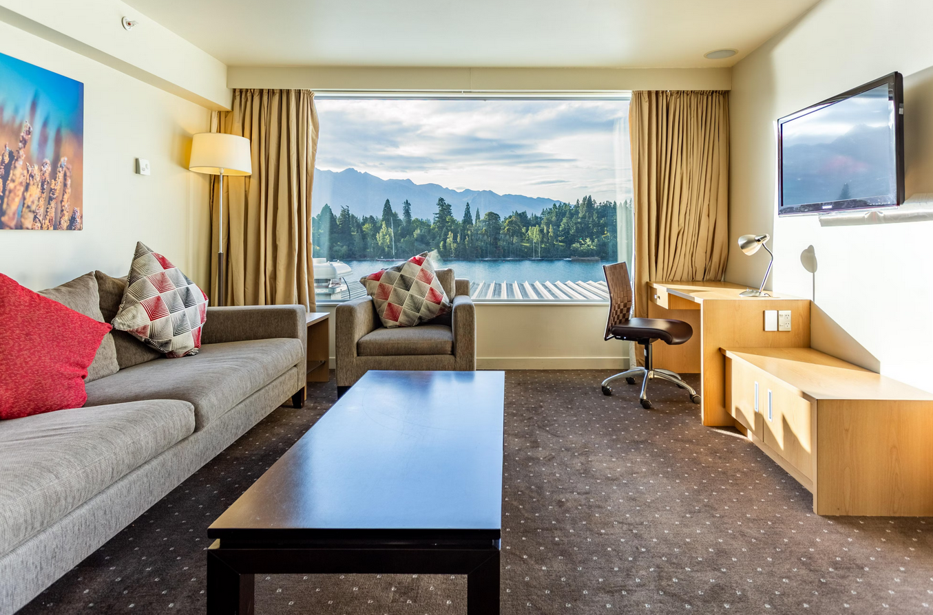 Queenstown Crowne Plaza One Bedroom Suite
