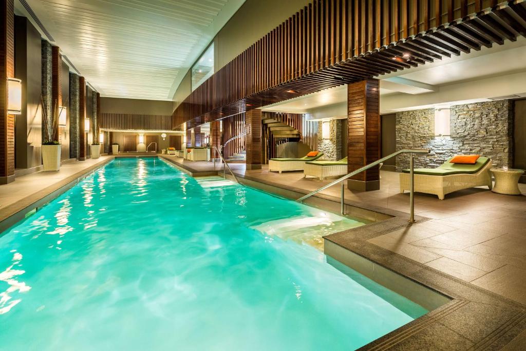 The pool at the Queenstown Hilton Resort and Spa