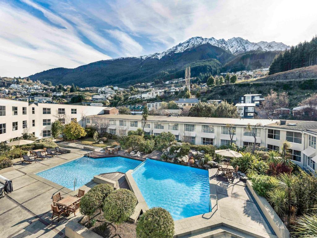 Queenstown Mercure Resort Pool