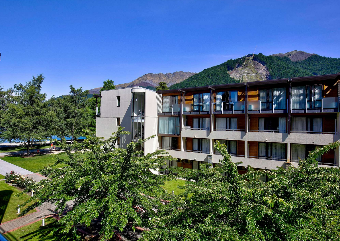 Queenstown Novote lLakeside External