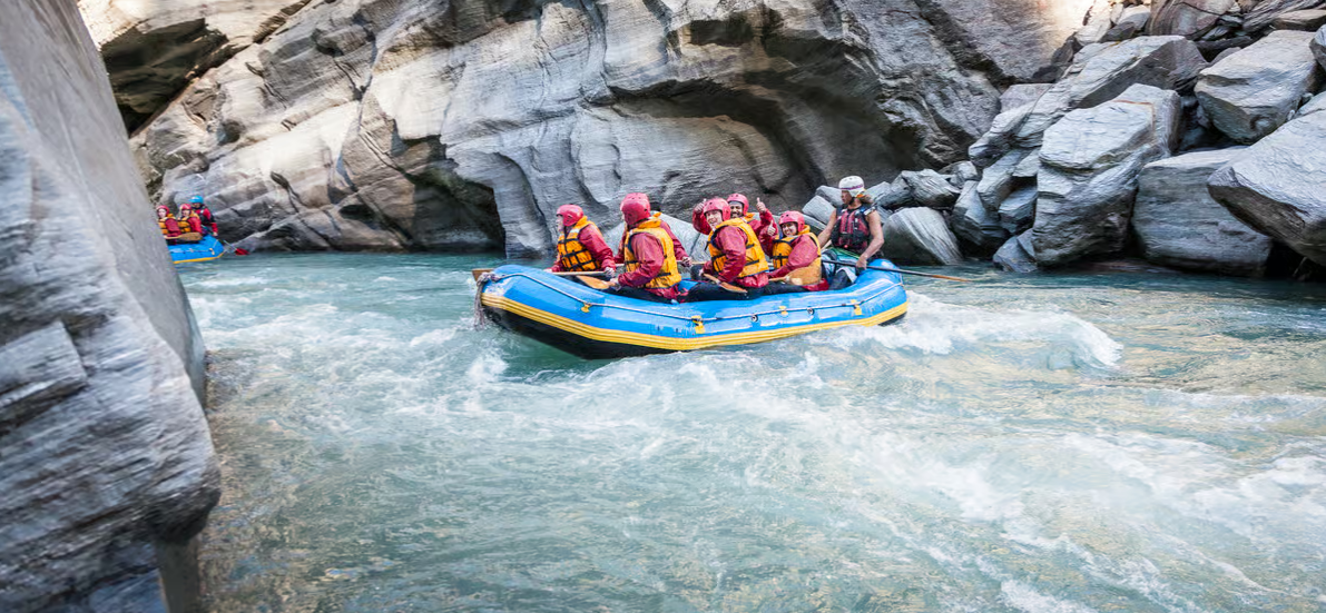 Making new friends on the Queenstown Shotover River Whitewater Rafting Trip