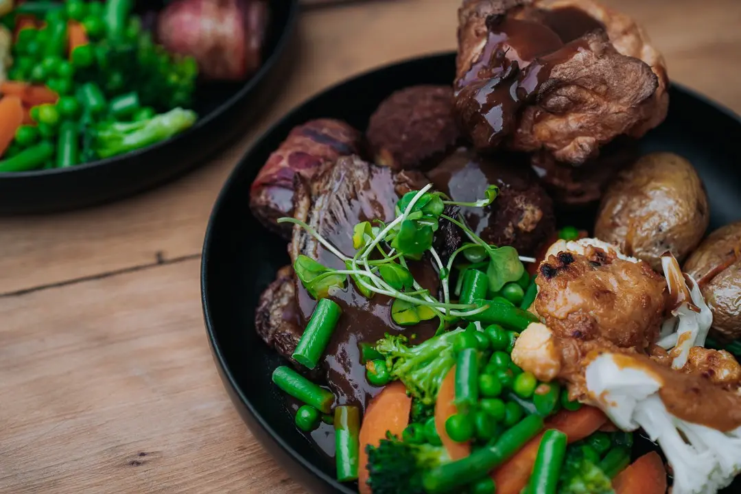 Queenstown Speights Ale House Meal image courtesy Aroha Photography
