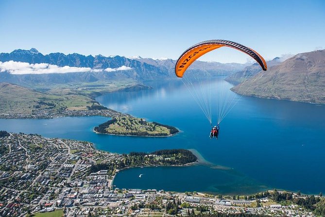 Tandem paraglide over Queenstown