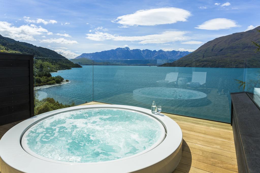 Booking.com Matakauri Lodge Queenstown outdoor spa
