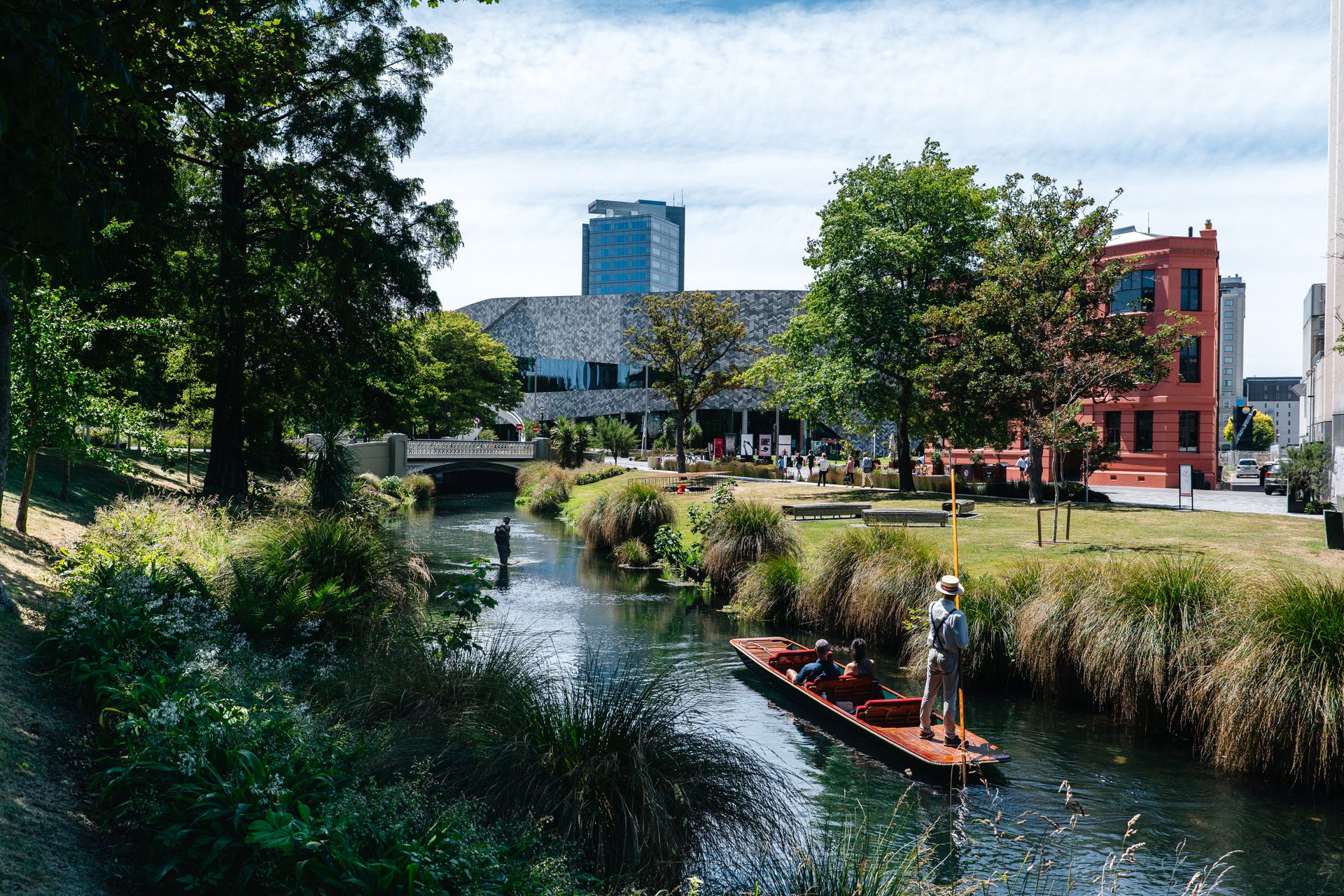 Christchurch Punting On The Avon Courtesy christchurchnz.com