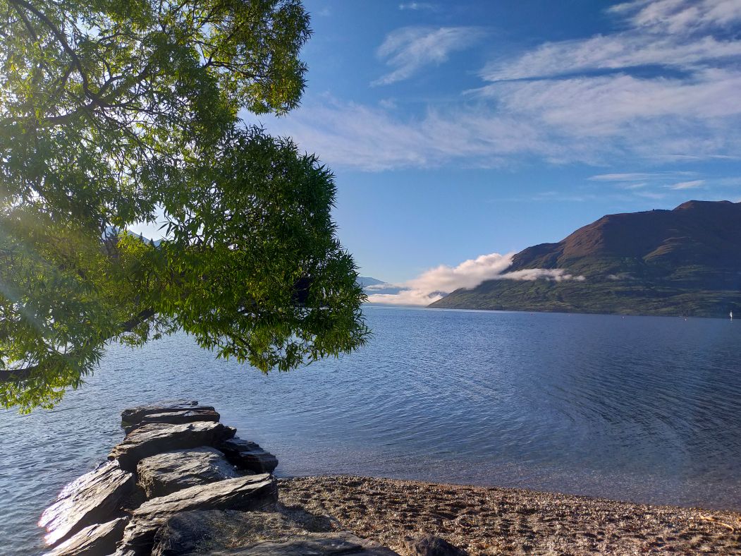 Early morning on Lake Wakatipu