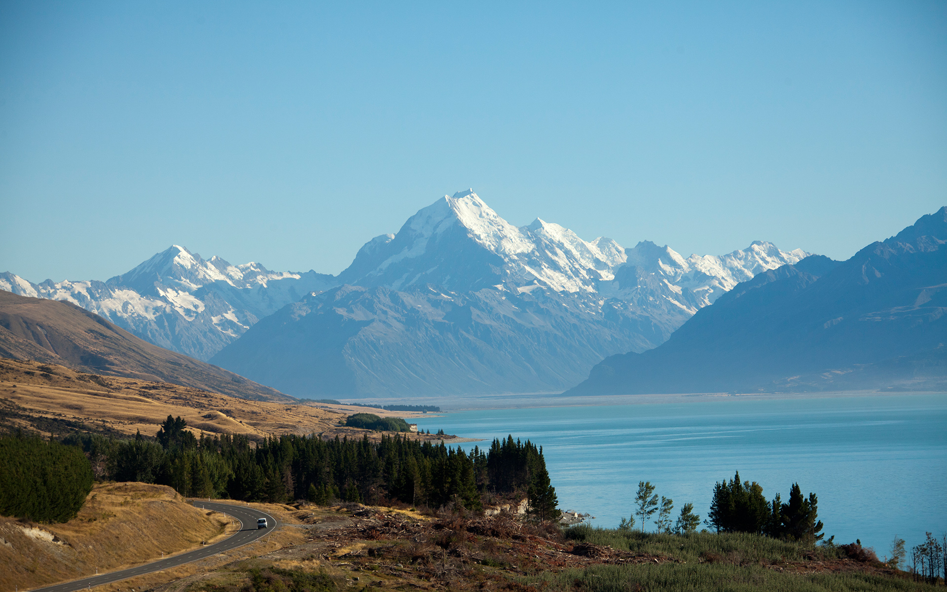 Mt Cook looking over Lake Pukaki image courtesy mackenzienz.com