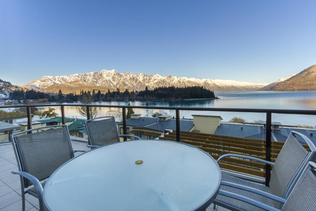 PeppersBeaconBalcony