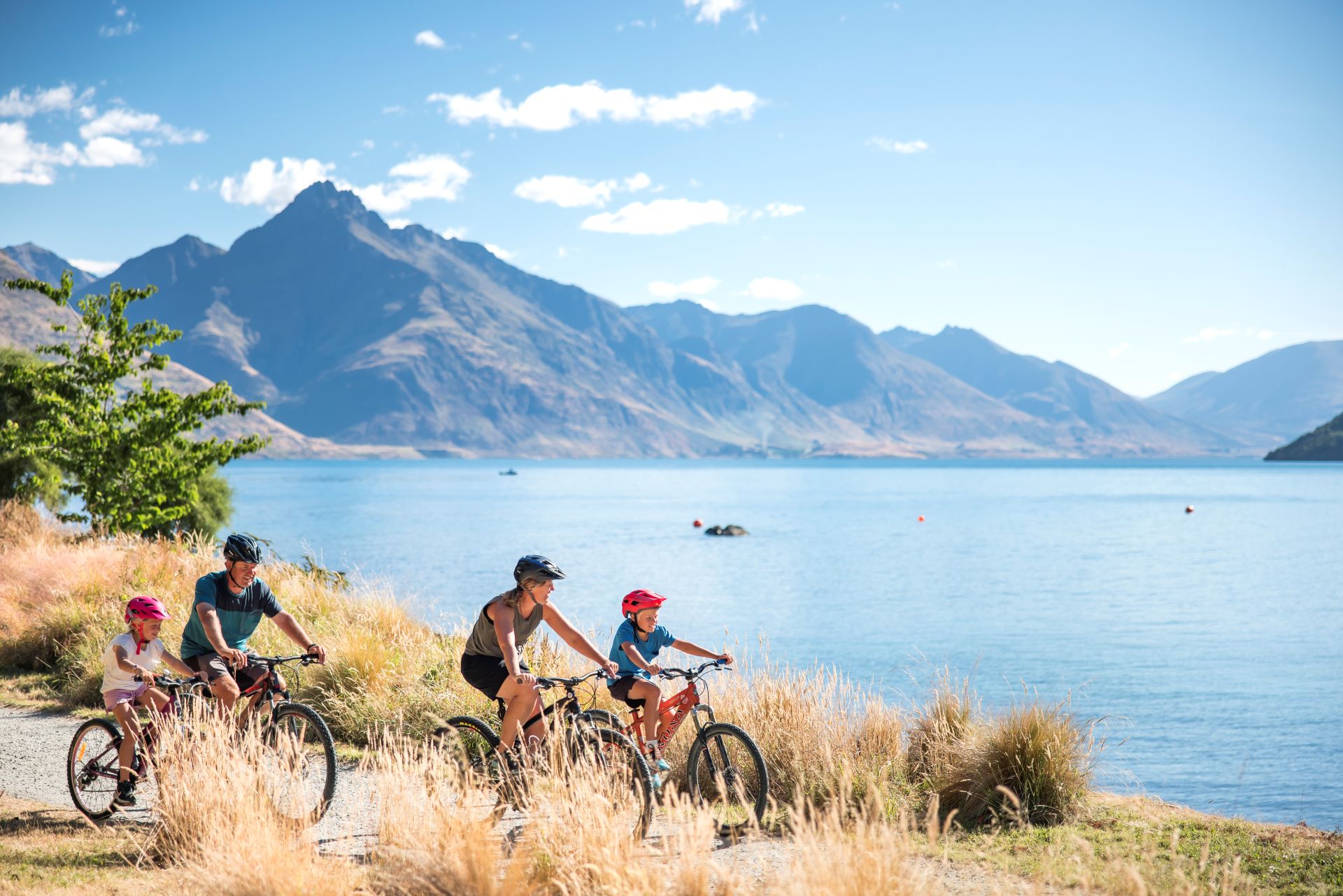 Biking at Queenstown Gardens image courtesy Destination Queenstown