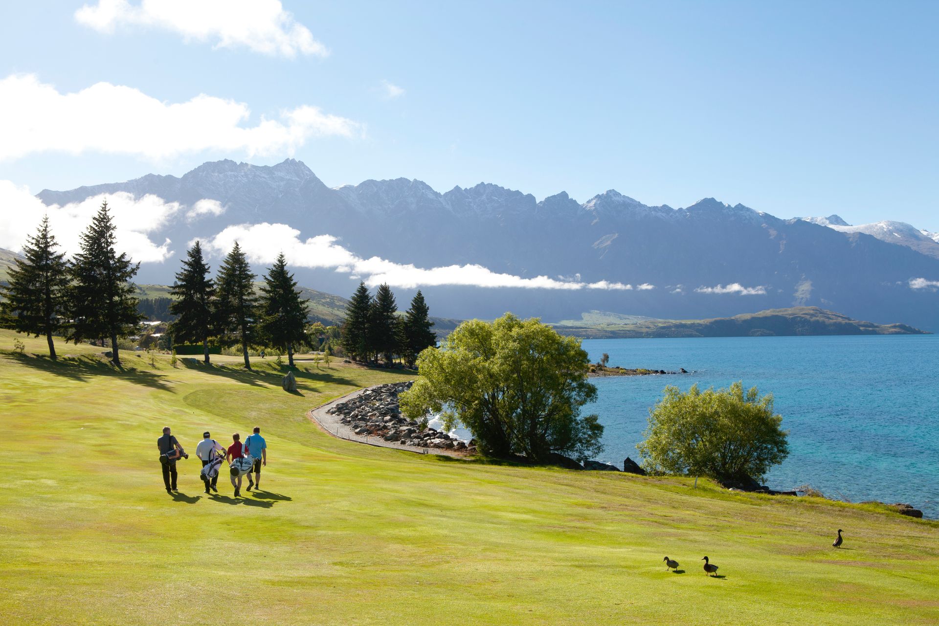 Queenstown Golf Course image courtesy queenstownnz.co.nz