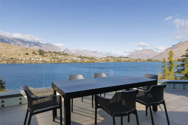 Queenstown Oaks Shores Penthouse Balcony