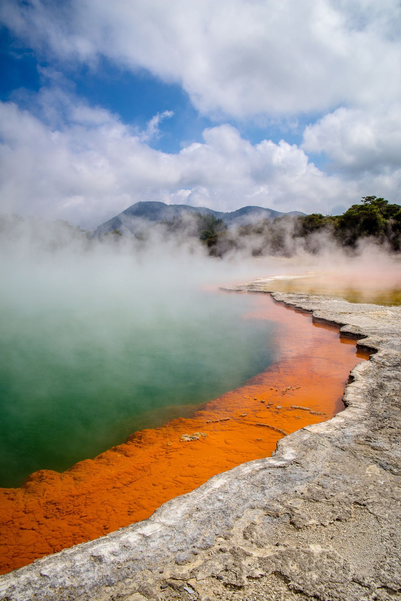 Champagne Pool Wai-o-tapu image courtesy rotoruanz.com